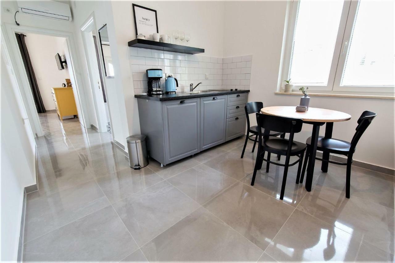 Apartments Dolores 센 외부 사진